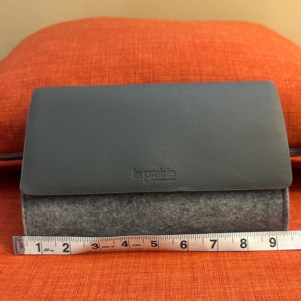 New La Prairie Gray Magnetic Faux Leather Flap Cosmetic Makeup Clutch Pouch Bag - Picture 7 of 10
